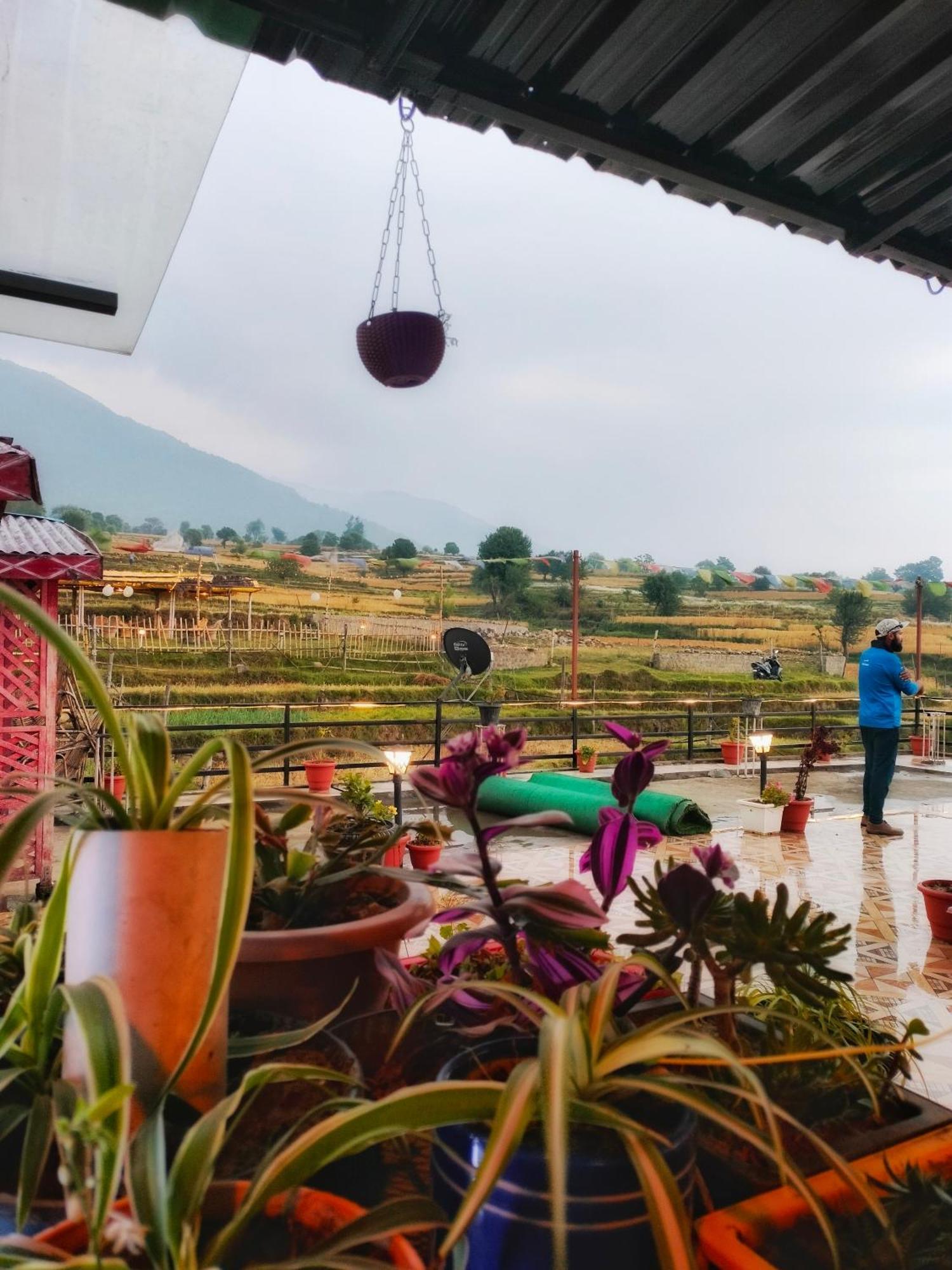 Raahi Stay, Landing Site Bir - Stay & Cafe Luaran gambar